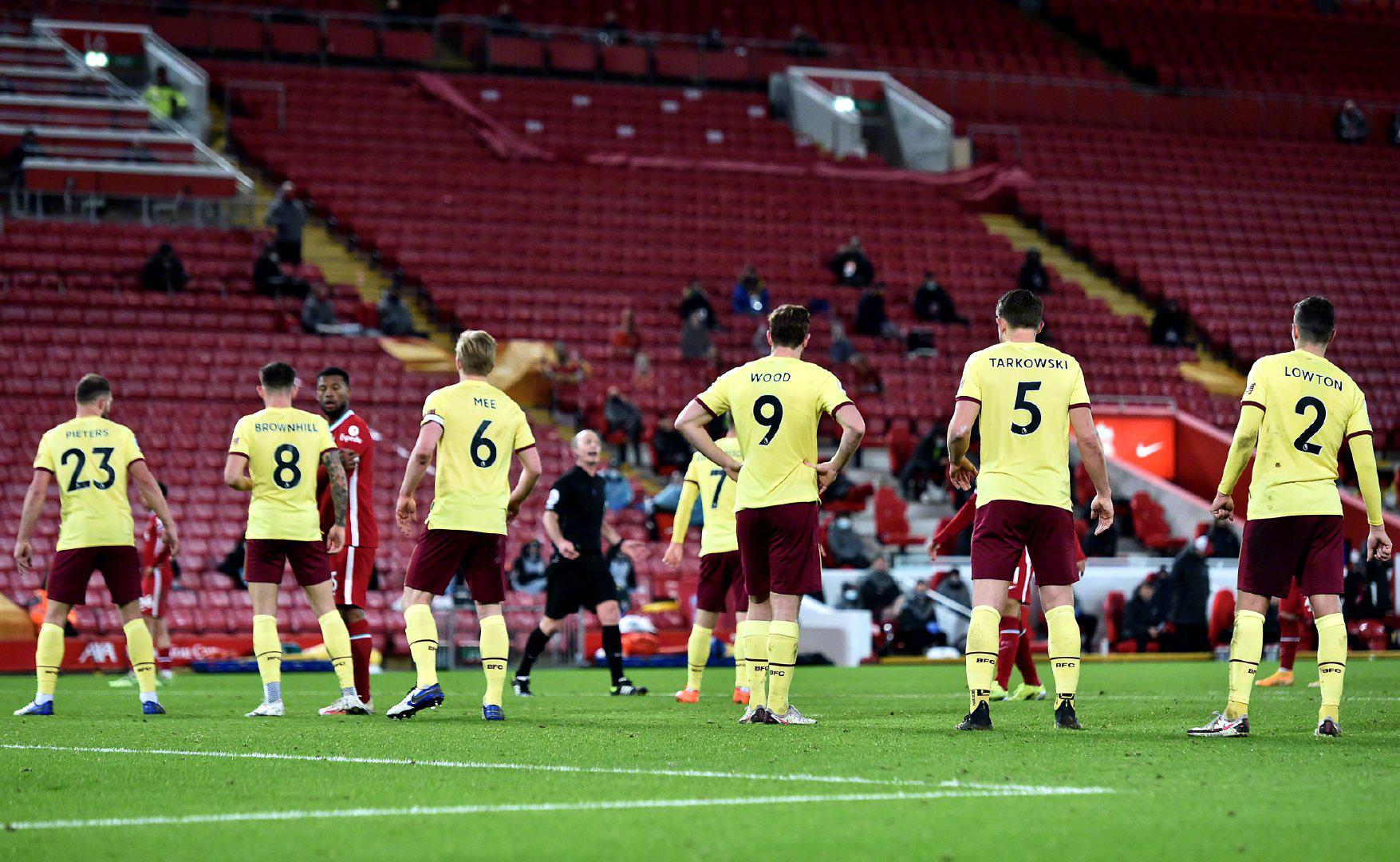 团队士气受 团队士气受